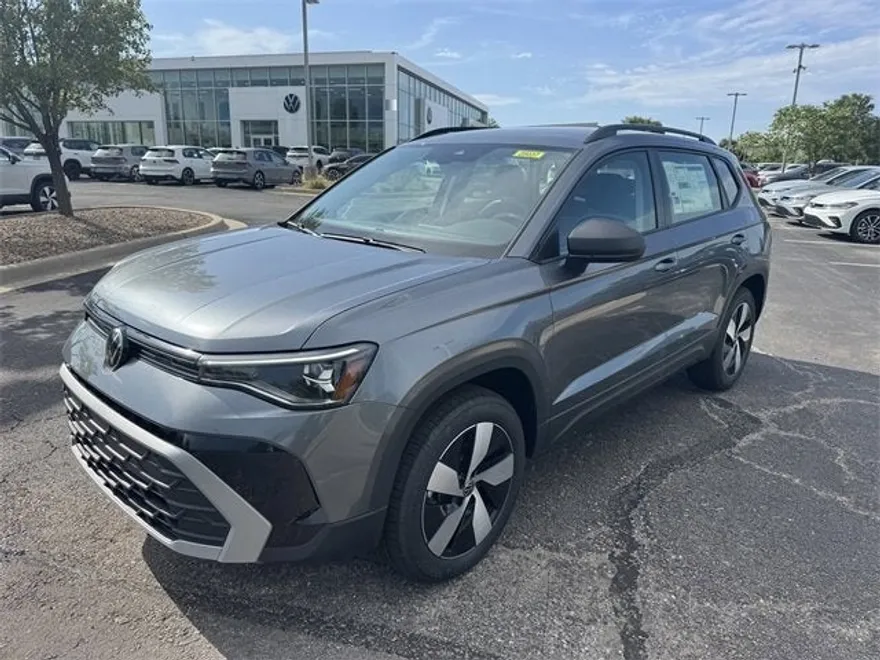 2025 Volkswagen Taos S photo 1