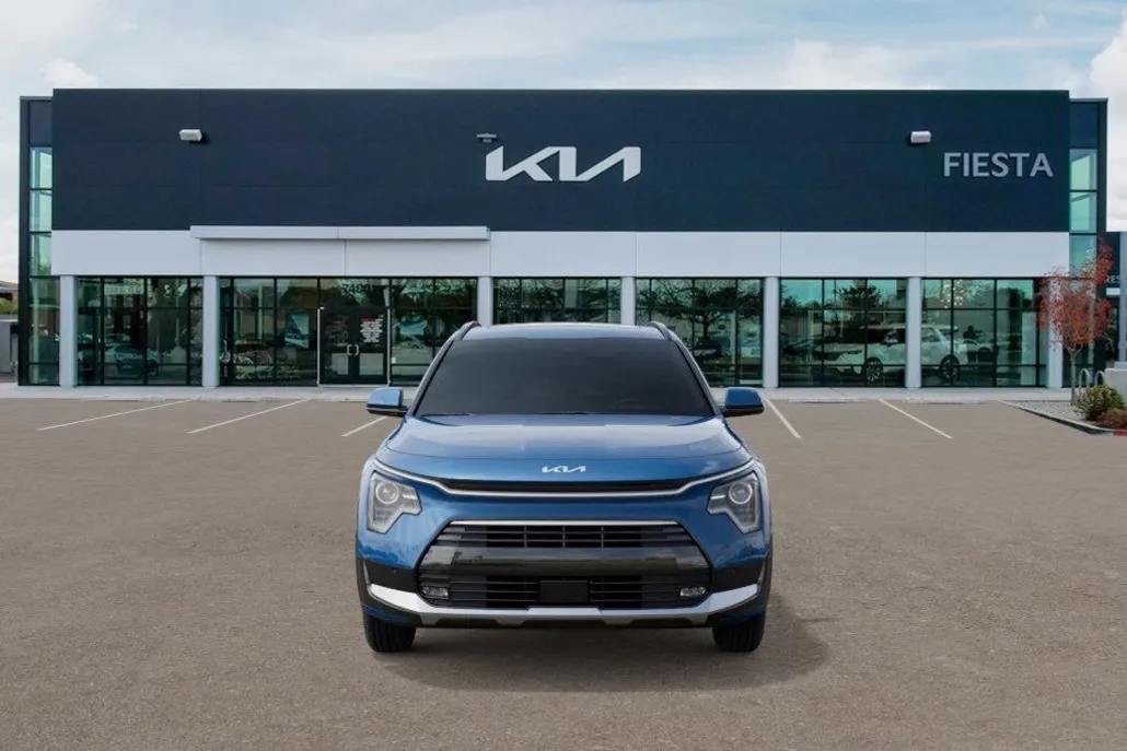 2025 Kia Niro SX photo 1