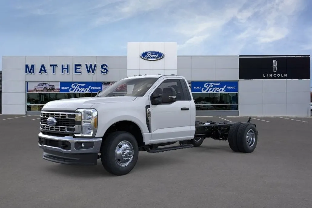 2026 Ford F-350 XL photo 1