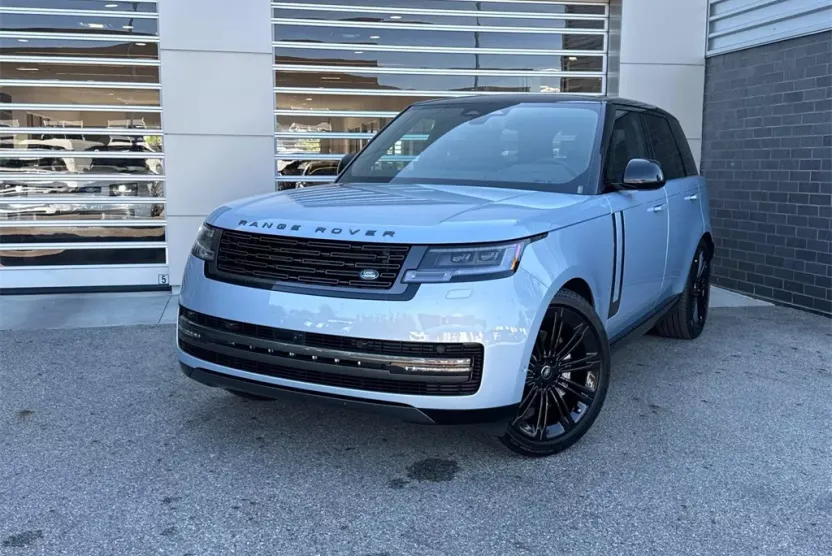 2025 Land Rover Range Rover SE photo 1