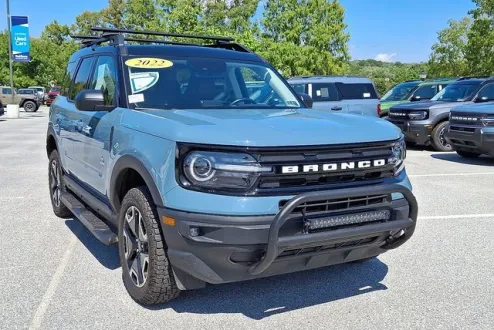 2022 Ford Bronco Sport Outer Banks photo 2