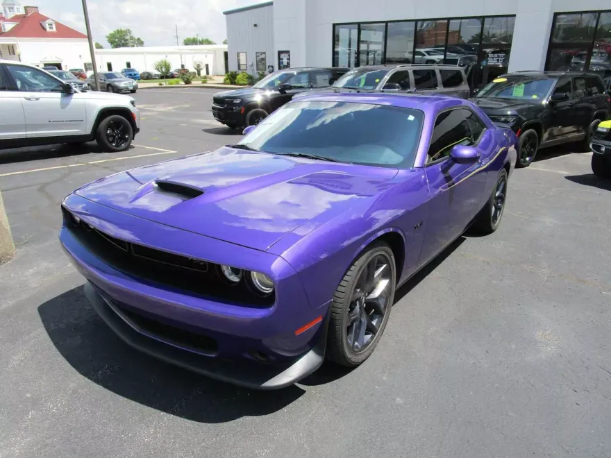 2023 Dodge Challenger R/T photo 1