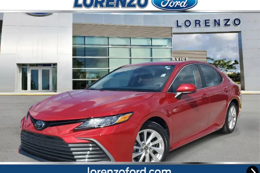 2023 Toyota Camry LE SE photo 1