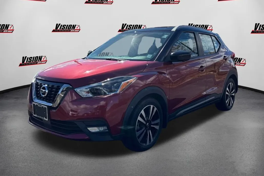 2020 Nissan Kicks SR photo 1