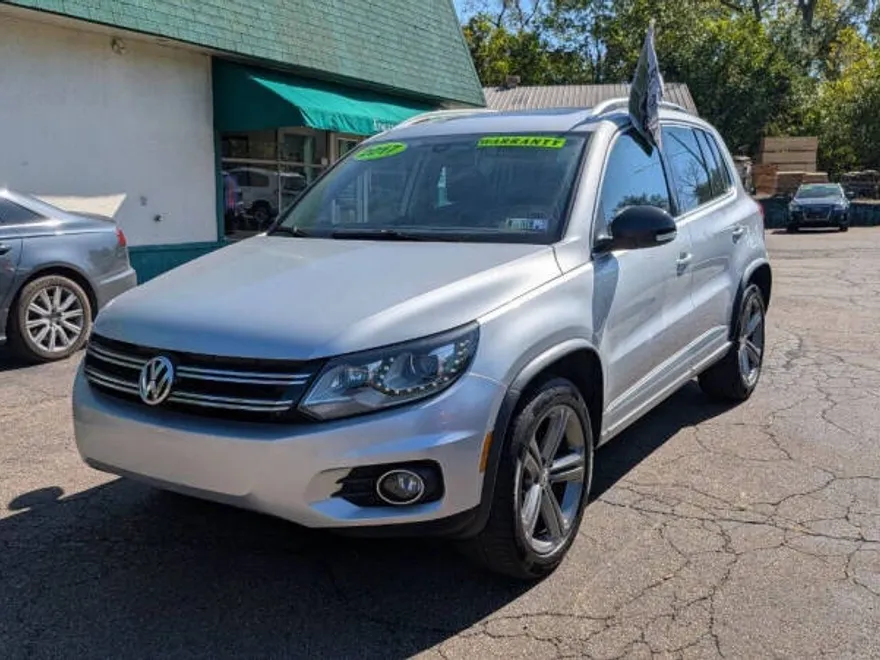 2017 Volkswagen Tiguan Sport photo 1