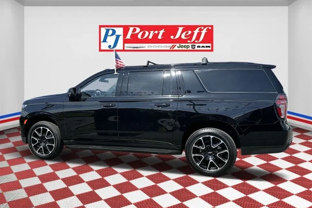 2021 Chevrolet Suburban RST photo 1