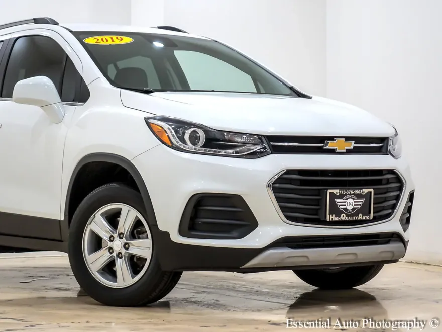 2019 Chevrolet Trax LT photo 2