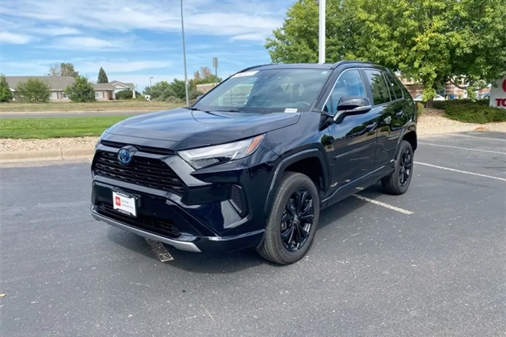2022 Toyota RAV4 Hybrid SE photo 1