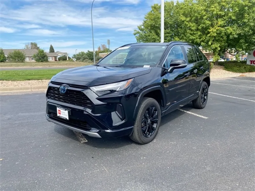 2022 Toyota RAV4 Hybrid SE photo 1