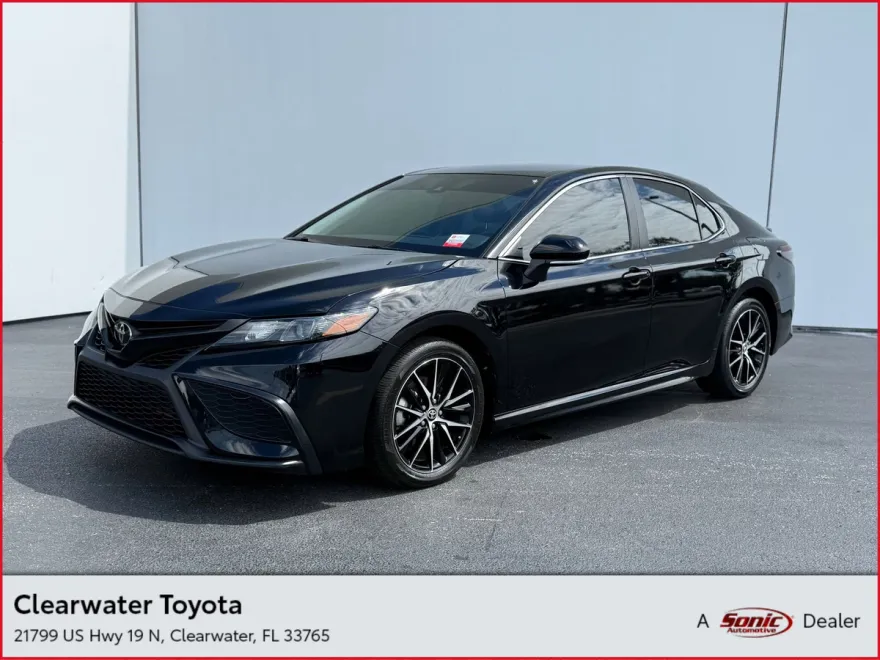 2024 Toyota Camry SE photo 1