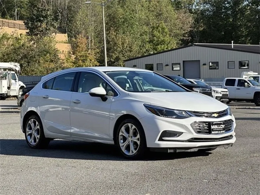 2018 Chevrolet Cruze Premier photo 1