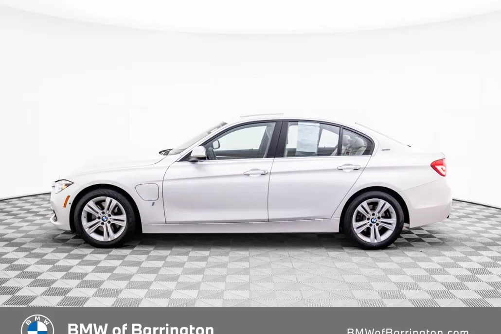 2017 Bmw 330e 3-Series photo 1