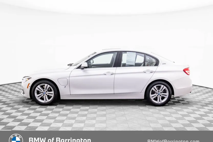 2017 Bmw 330e 3-Series photo 1