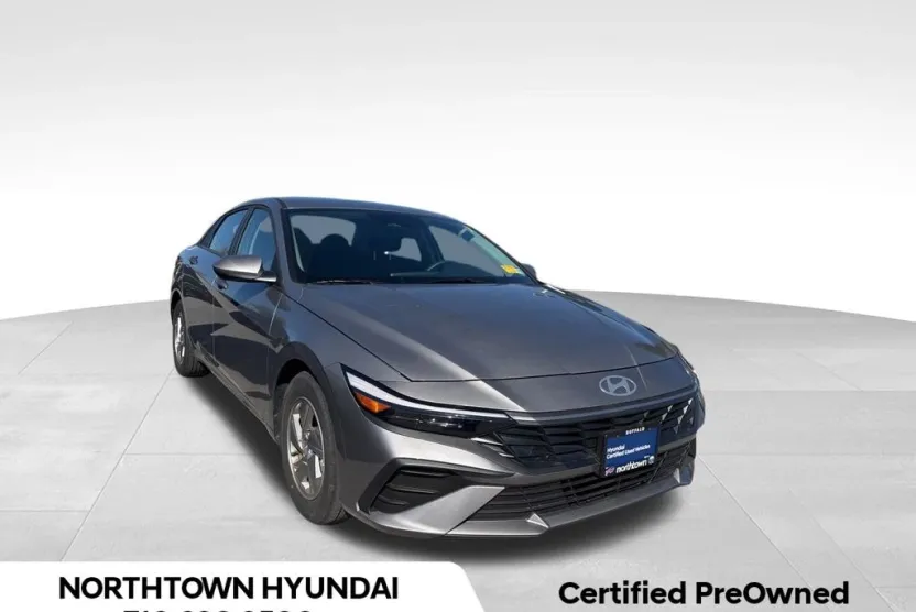 2025 Hyundai Elantra SE photo 1