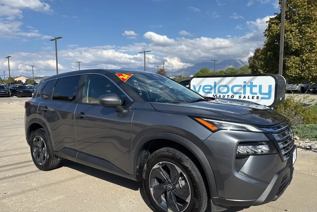 2024 Nissan Rogue SV photo 1