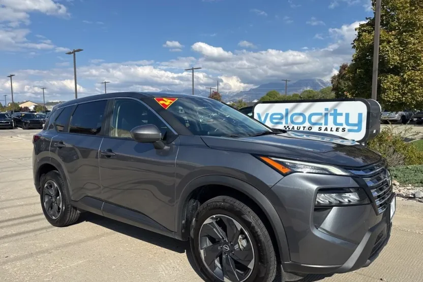2024 Nissan Rogue SV photo 1