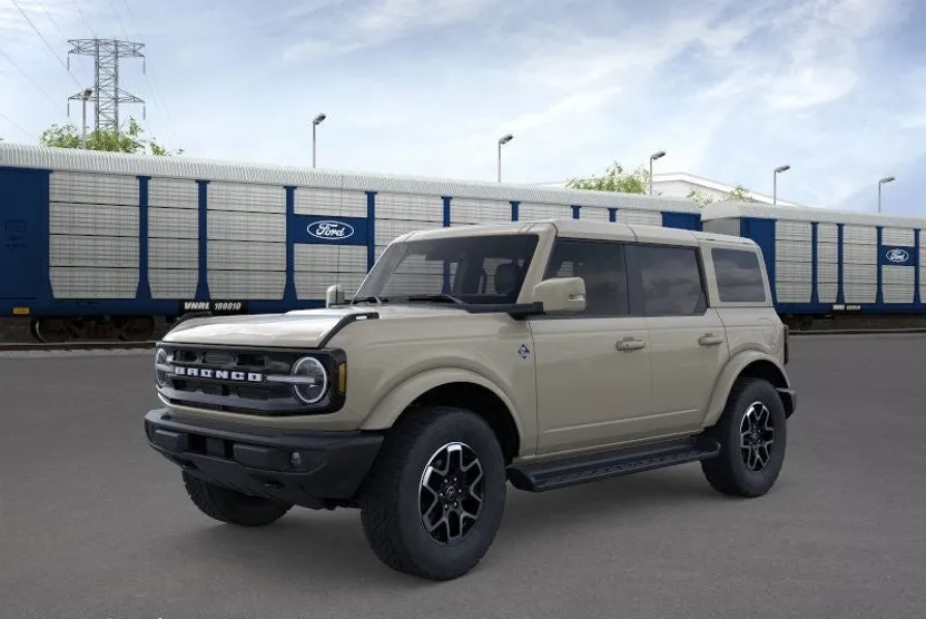 2025 Ford Bronco Outer Banks photo 1