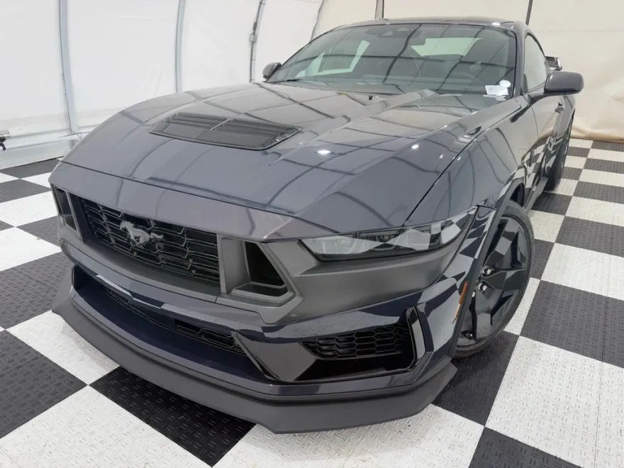 2024 Ford Mustang Dark Horse photo 1