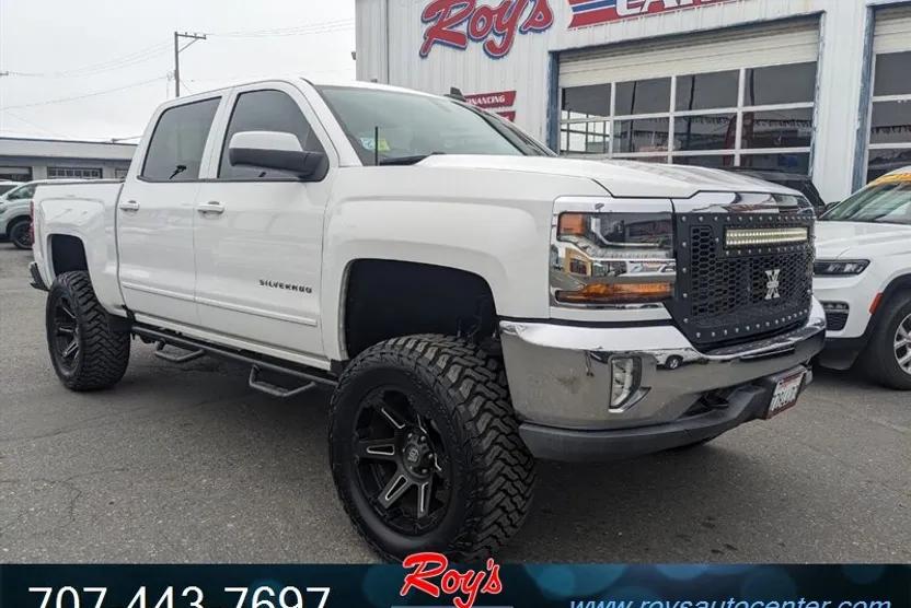 2017 Chevrolet Silverado 1500 LT photo 1