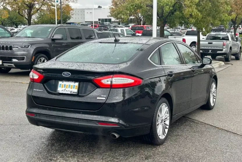 2016 Ford Fusion SE photo 1