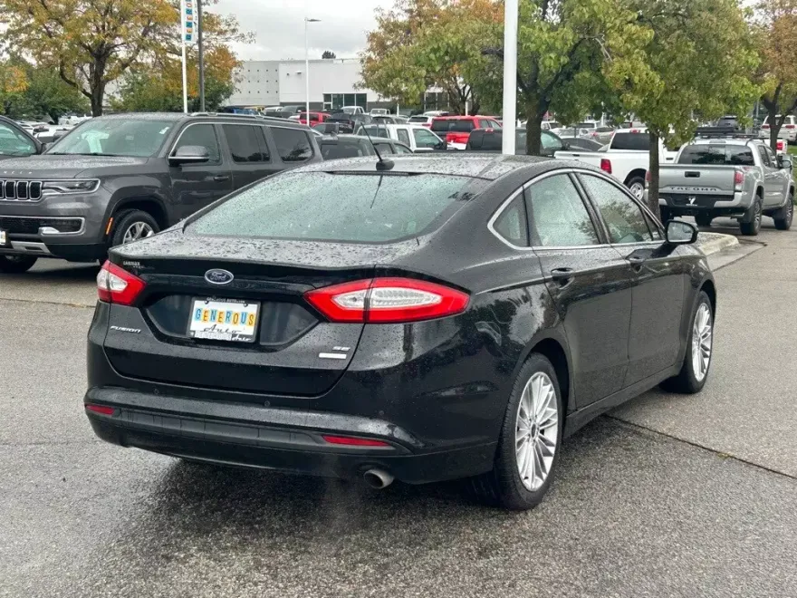 2016 Ford Fusion SE photo 1
