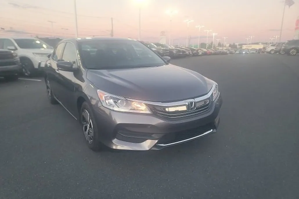 2017 Honda Accord LX photo 1
