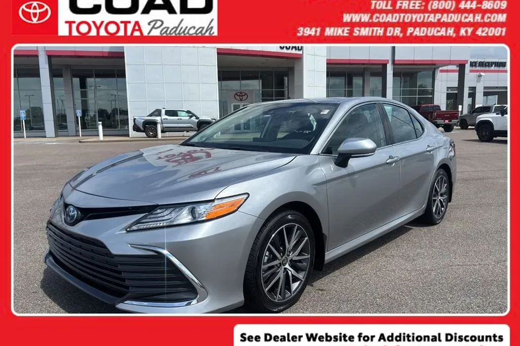 2024 Toyota Camry Hybrid XLE photo 1