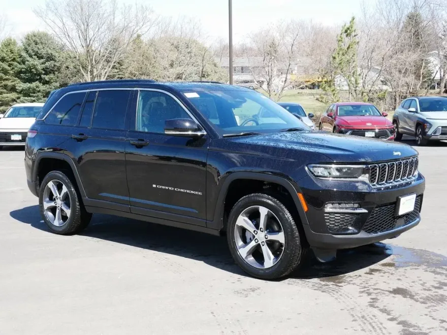 2025 Jeep Grand Cherokee Limited photo 1