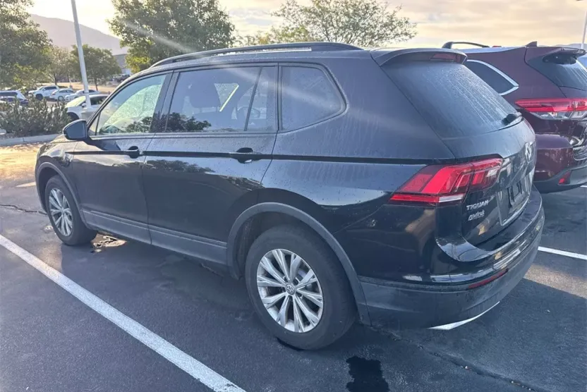 2018 Volkswagen Tiguan S photo 1