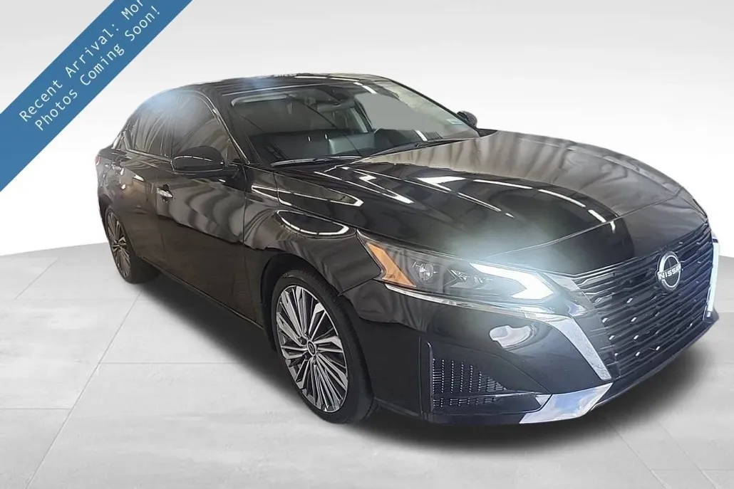 2024 Nissan Altima 2.5 SL photo 1
