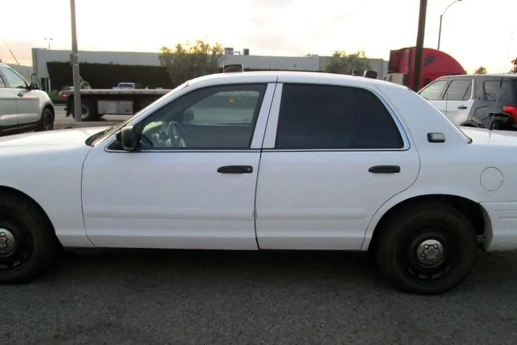 2005 Ford Crown Victoria Police Interceptor photo 1