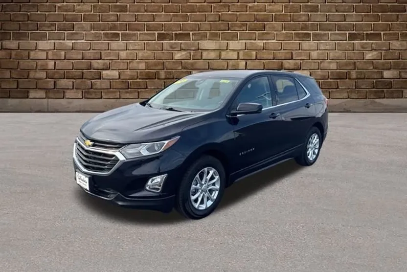 2020 Chevrolet Equinox LT photo 1
