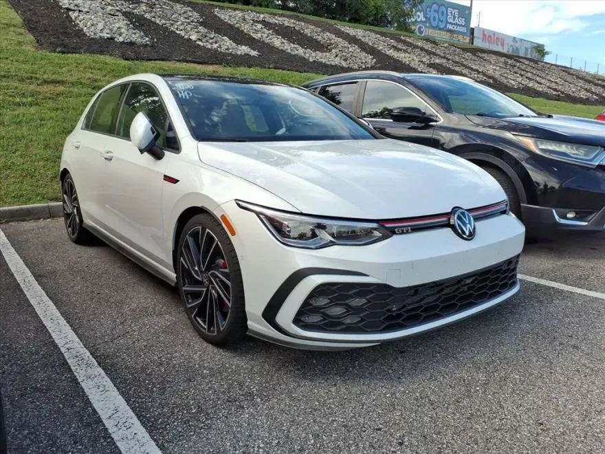 2024 Volkswagen Golf GTI Autobahn photo 1
