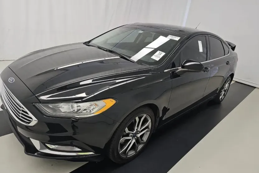 2017 Ford Fusion SE photo 1