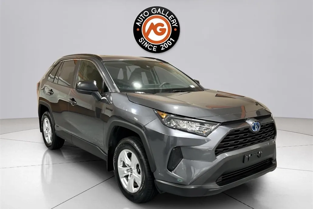 2021 Toyota RAV4 Hybrid LE photo 1