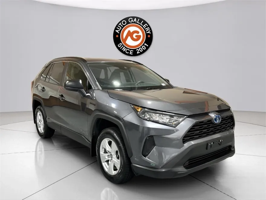 2021 Toyota RAV4 Hybrid LE photo 1