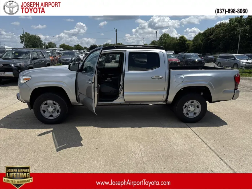 2023 Toyota Tacoma SR V6 photo 1