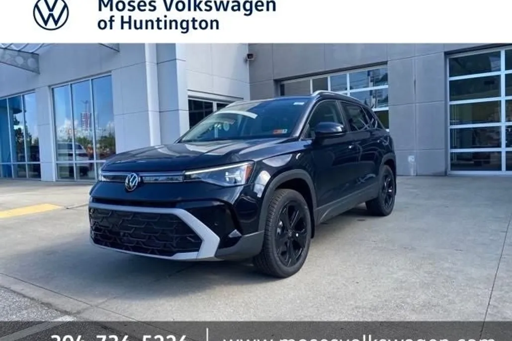 2025 Volkswagen Taos SEL photo 1