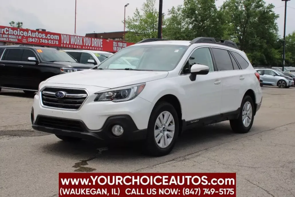 2019 Subaru Outback Premium photo 1