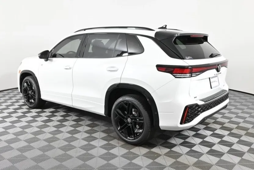 2025 Volkswagen Tiguan SE R-Line Black photo 1