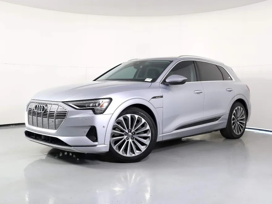 2019 Audi e-tron Prestige photo 1