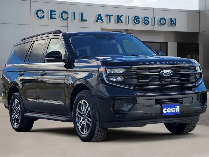 2025 Ford Expedition photo 1