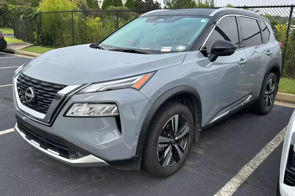 2022 Nissan Rogue Platinum photo 1