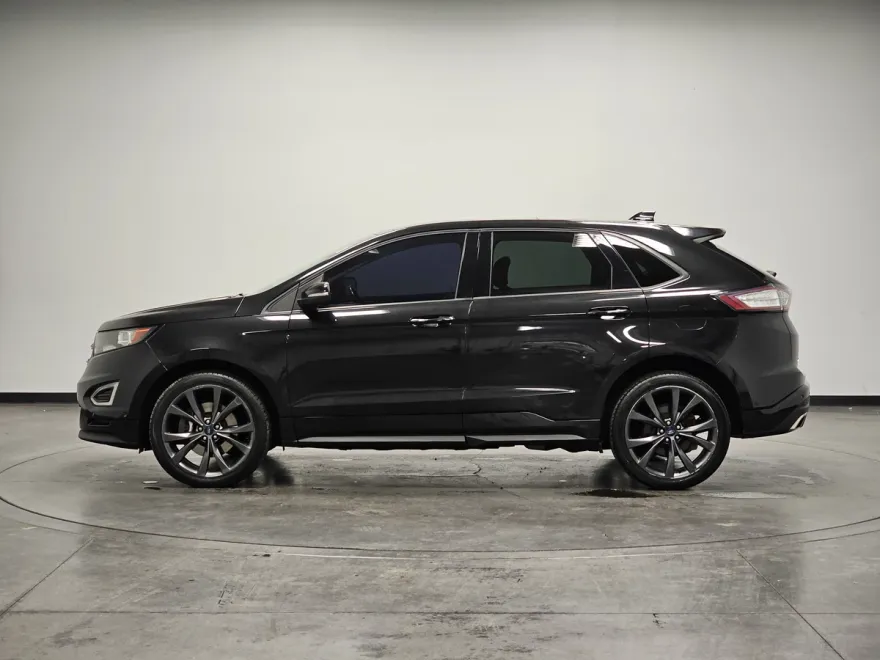 2015 Ford Edge Sport photo 1