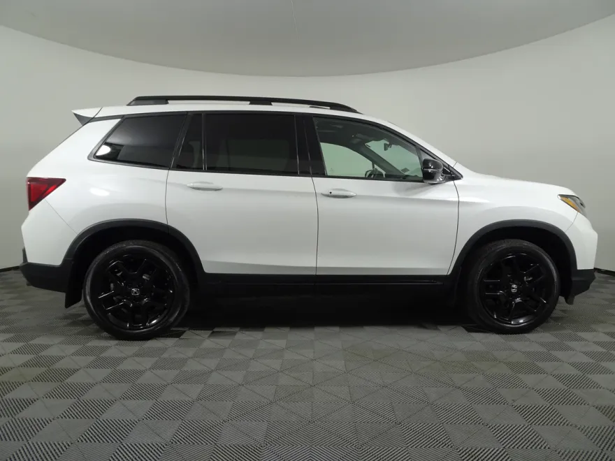 2024 Honda Passport Black Edition photo 1