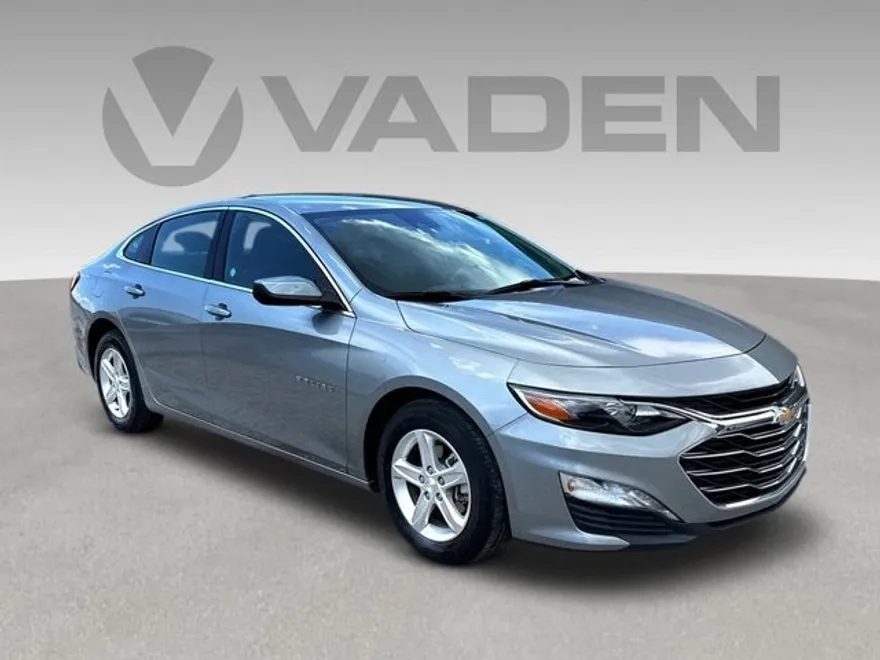 2024 Chevrolet Malibu 1LT photo 1