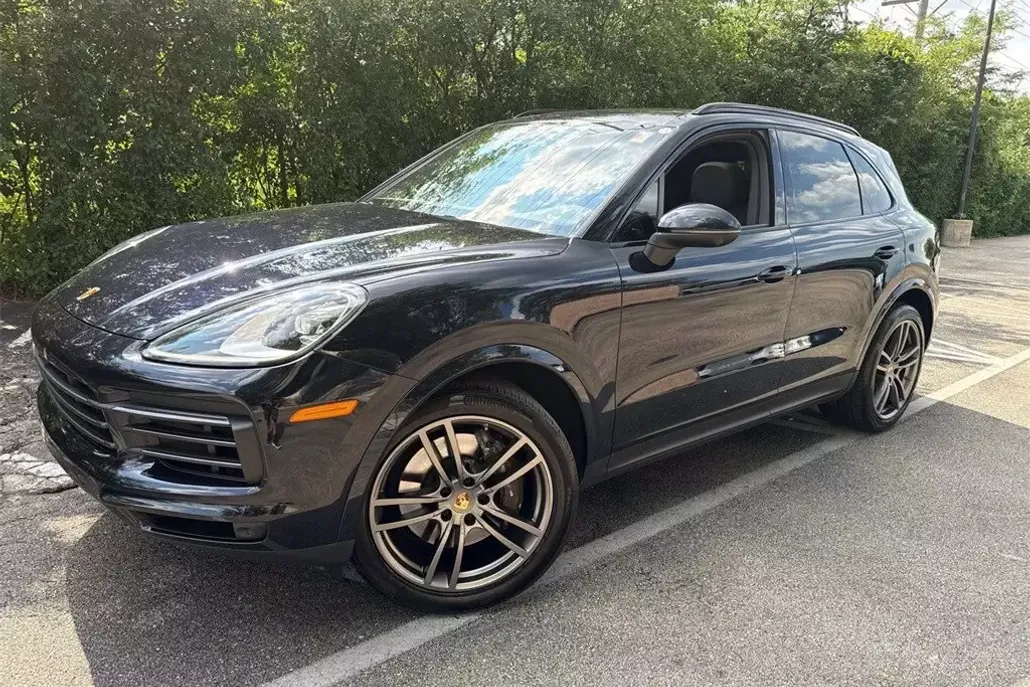 2022 Porsche Cayenne Platinum Edition photo 1