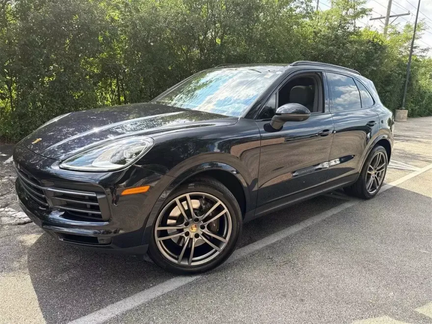 2022 Porsche Cayenne Platinum Edition photo 1