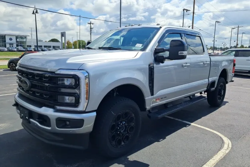 2024 Ford F-350 Lariat photo 1