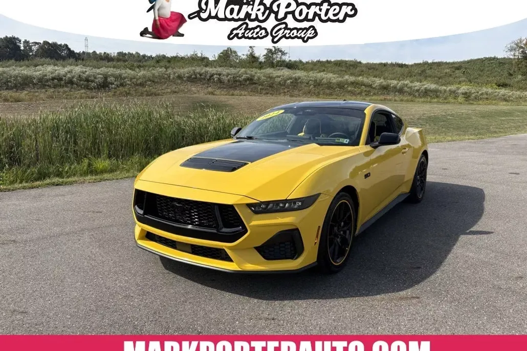 2024 Ford Mustang GT photo 1